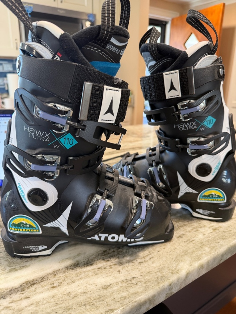 Hawx Ultra W 110 Women's Black Ski Boots